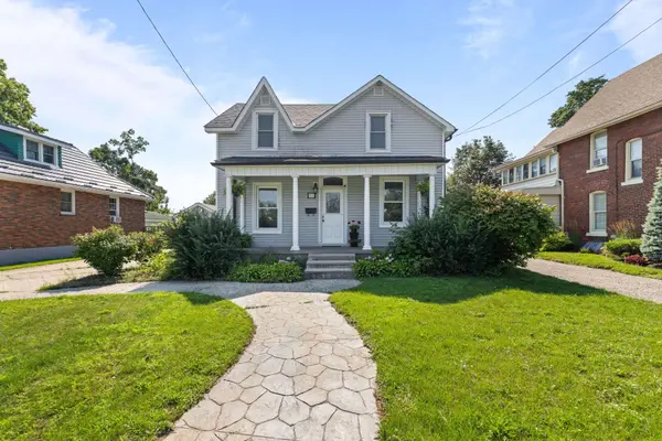 52 Parkside DR E