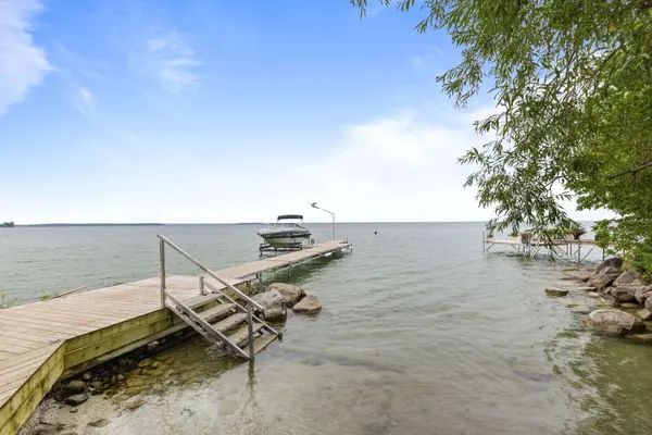 427 Lake DR E, Georgina, ON L0E 1S0