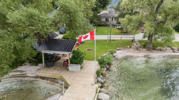 427 Lake DR E, Georgina, ON L0E 1S0