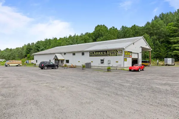 492 Old Ferguson RD, Huntsville, ON P1H 2J2