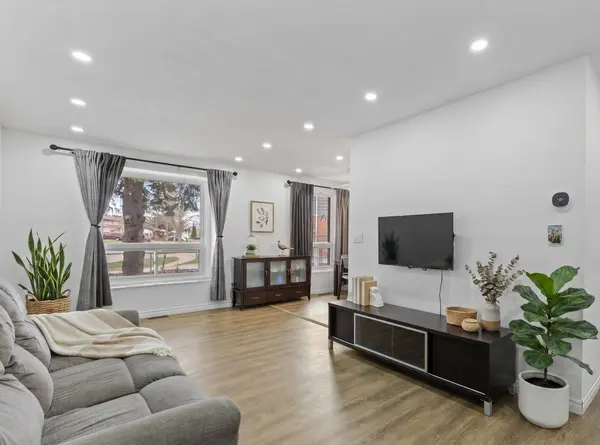 55H Chaucer CRES, Barrie, ON L4N 4T8