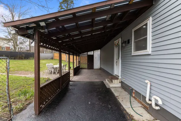 55H Chaucer CRES, Barrie, ON L4N 4T8