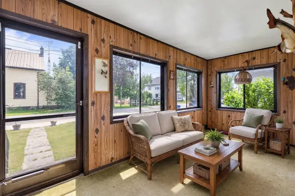 9 Victoria ST E, Kawartha Lakes, ON K0L 2W0