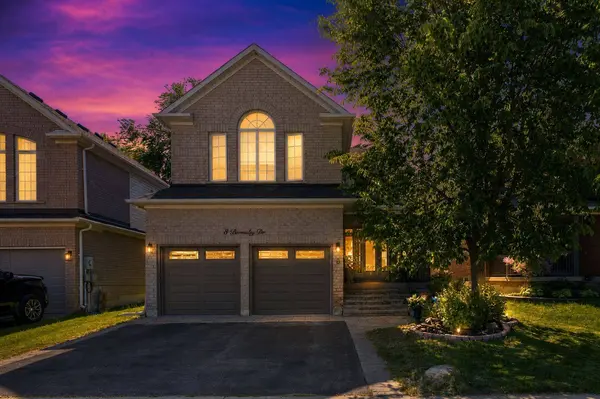 8 Burnaby DR, Georgina, ON L4P 3Z1