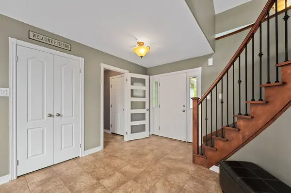 2 Birch Knoll RD, Georgina, ON L0E 1R0