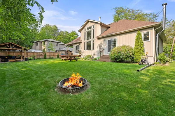 2 Birch Knoll RD, Georgina, ON L0E 1R0