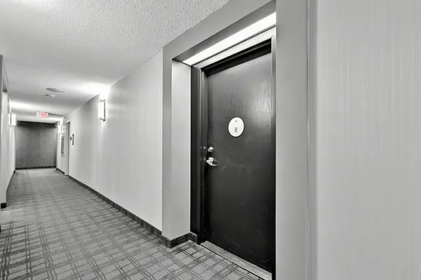 75 Ellen ST #1111, Barrie, ON L4N 7R6
