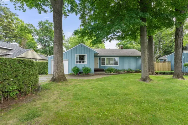 101 Hedge RD, Georgina, ON L0E 1L0