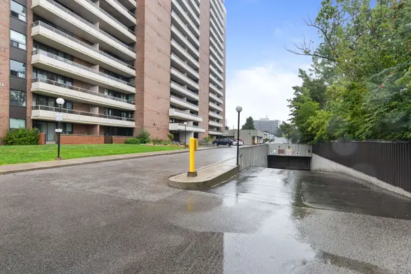 15 Torrance RD #1910, Toronto E08, ON M1J 3K2