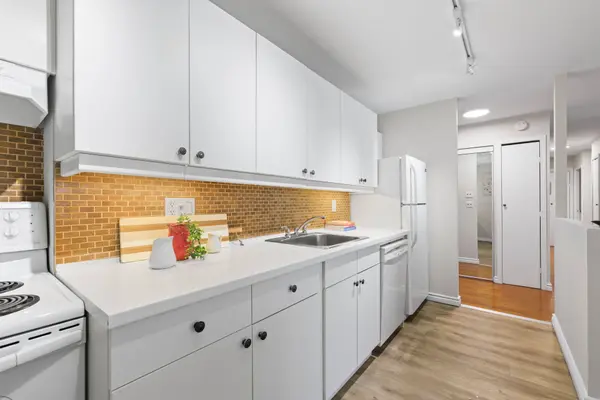 15 Torrance RD #1910, Toronto E08, ON M1J 3K2