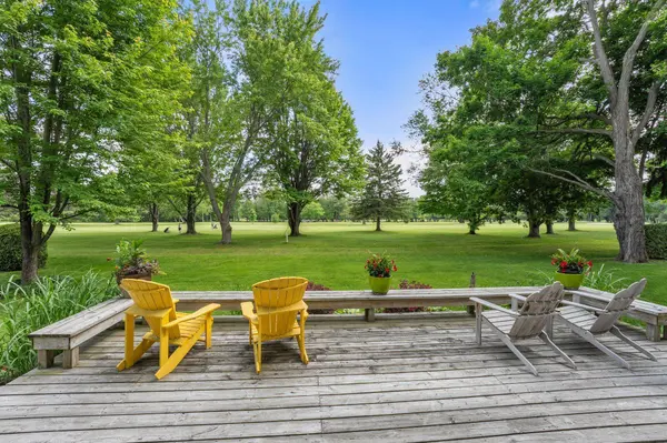 101 Hedge RD, Georgina, ON L0E 1L0