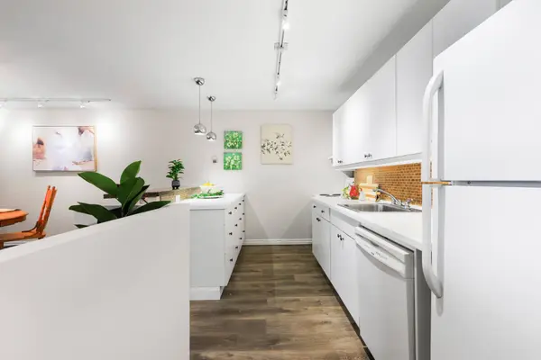 15 Torrance RD #1910, Toronto E08, ON M1J 3K2