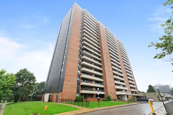 15 Torrance RD #1910, Toronto E08, ON M1J 3K2