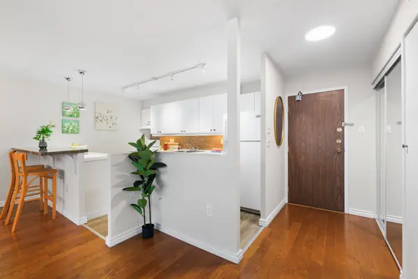 15 Torrance RD #1910, Toronto E08, ON M1J 3K2