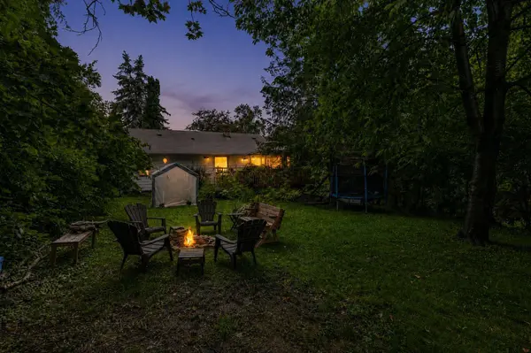 98 Don Mor DR, Newmarket, ON L3Y 1G7