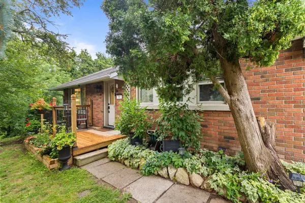 98 Don Mor DR, Newmarket, ON L3Y 1G7