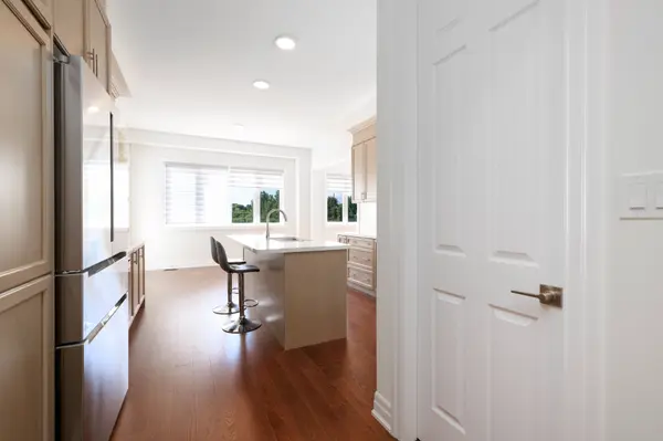 32 Max Bulmer CT, Georgina, ON L3X 3J9