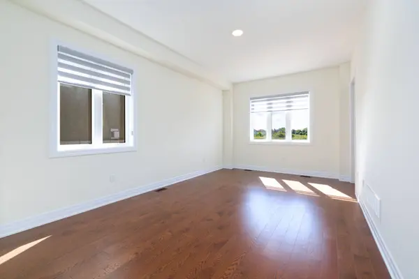32 Max Bulmer CT, Georgina, ON L3X 3J9