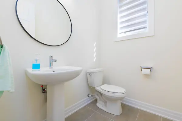 32 Max Bulmer CT, Georgina, ON L3X 3J9
