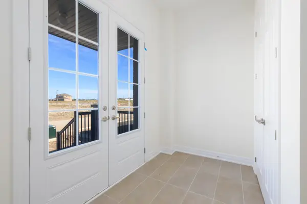 32 Max Bulmer CT, Georgina, ON L3X 3J9