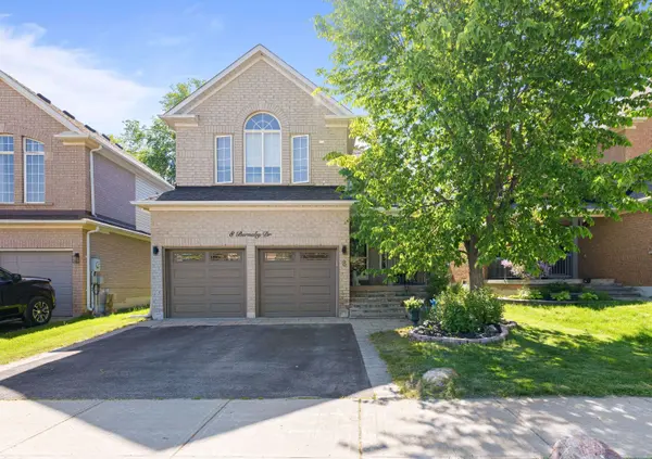 8 Burnaby DR, Georgina, ON L4P 3Z1
