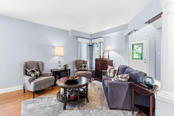 8 Burnaby DR, Georgina, ON L4P 3Z1