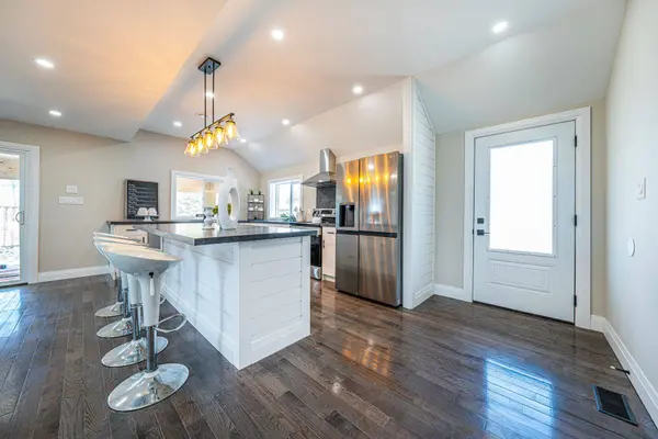 549 Lake DR E, Georgina, ON L0E 1S0