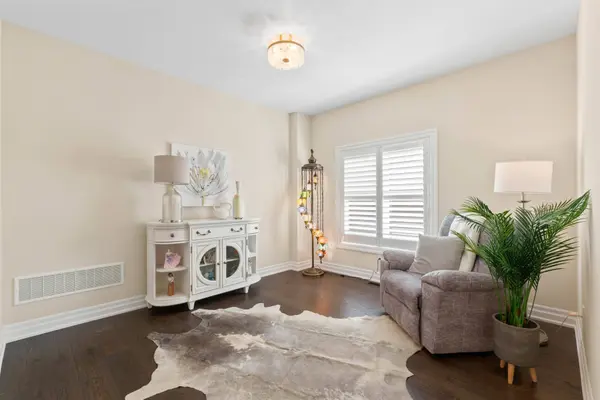 23 George Ellis DR, Georgina, ON L4P 0J4