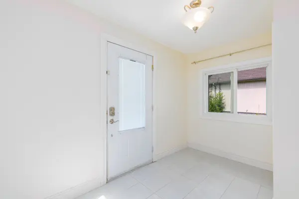 837 Montsell AVE, Georgina, ON L0E 1S0