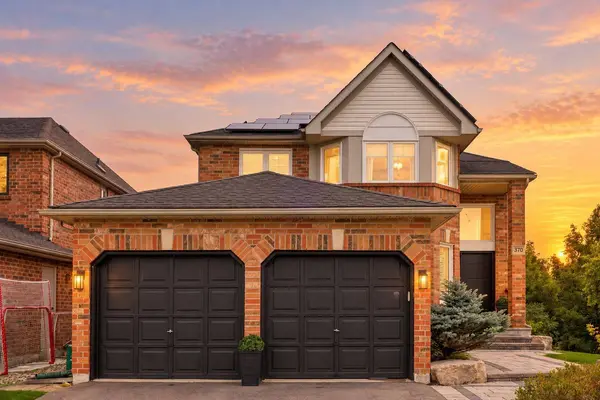 370 Silken Laumann DR, Newmarket, ON L3X 2J1