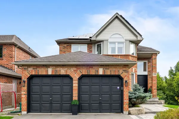 370 Silken Laumann DR, Newmarket, ON L3X 2J1