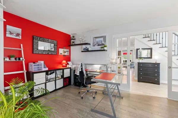 370 Silken Laumann DR, Newmarket, ON L3X 2J1