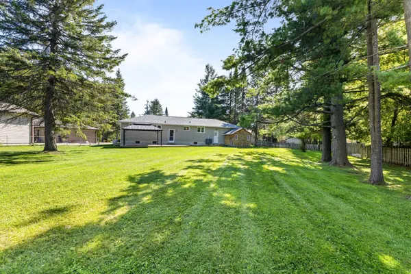40 Rosemary LN, Georgina, ON L0E 1N0