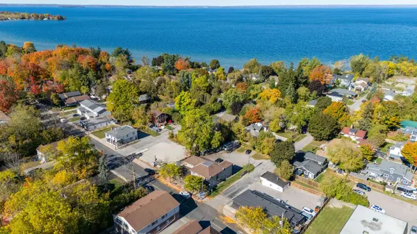 928 Lake DR E #104 & 105, Georgina, ON L0E 1L0
