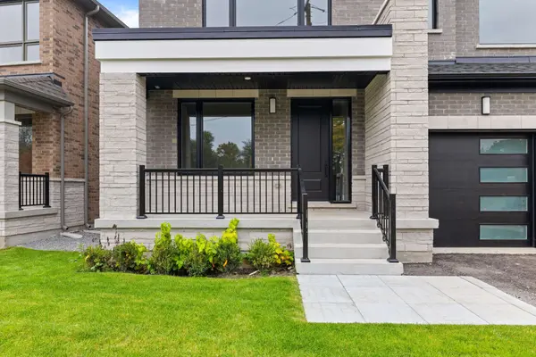 1 Richmond Park DR, Georgina, ON L4P 0H2