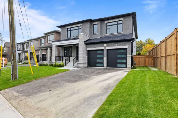 1 Richmond Park DR, Georgina, ON L4P 0H2