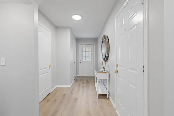 31 Laurendale AVE, Georgina, ON L4P 4A8