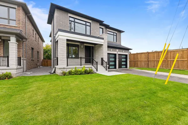 1 Richmond Park DR, Georgina, ON L4P 0H2