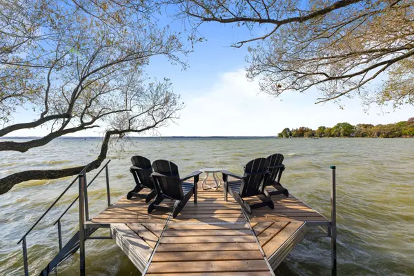 9 Davy Point CIR, Georgina, ON L4P 3H2
