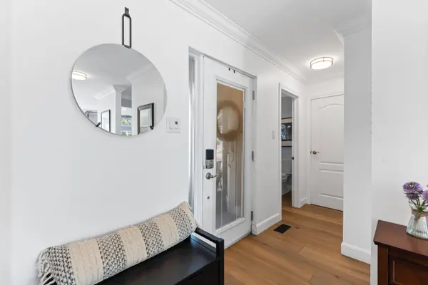 9 Davy Point CIR, Georgina, ON L4P 3H2