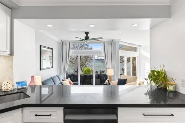 9 Davy Point CIR, Georgina, ON L4P 3H2