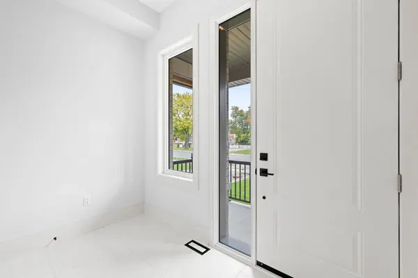 5 Richmond Park DR, Georgina, ON L4P 0H2