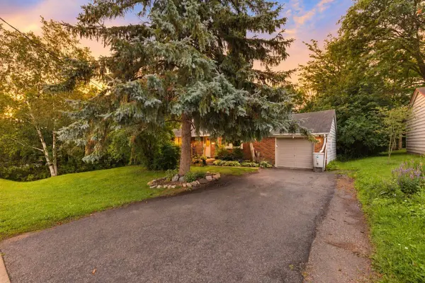 98 Don Mor DR, Newmarket, ON L3Y 1G7