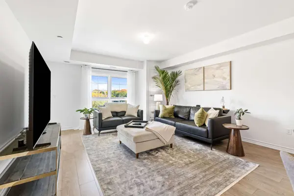 110 Grew BLVD #407, Georgina, ON L0E 1L0
