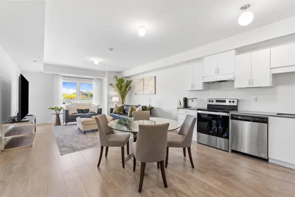 110 Grew BLVD #407, Georgina, ON L0E 1L0