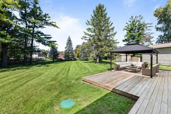 40 Rosemary LN, Georgina, ON L0E 1N0
