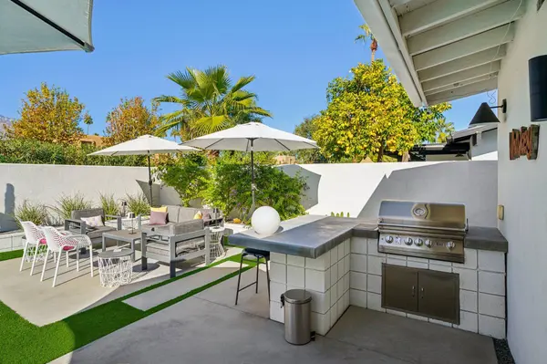 2463 S Broadmoor DR, Palm Springs, CA 92264