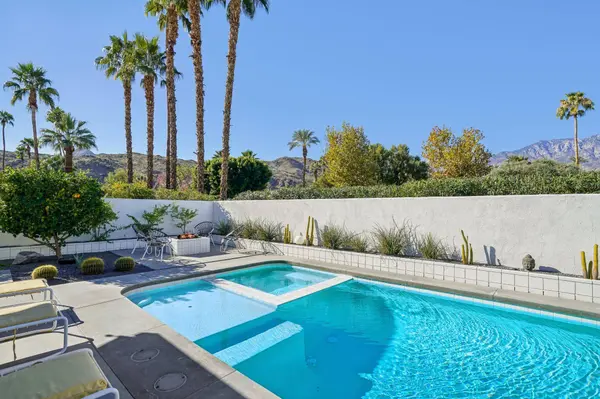 2463 S Broadmoor DR, Palm Springs, CA 92264