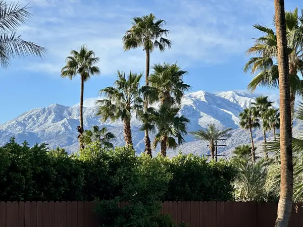 835 N Farrell DR, Palm Springs, CA 92262