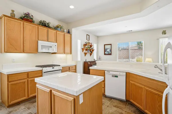 13707 Calle Amapola, Desert Hot Springs, CA 92240